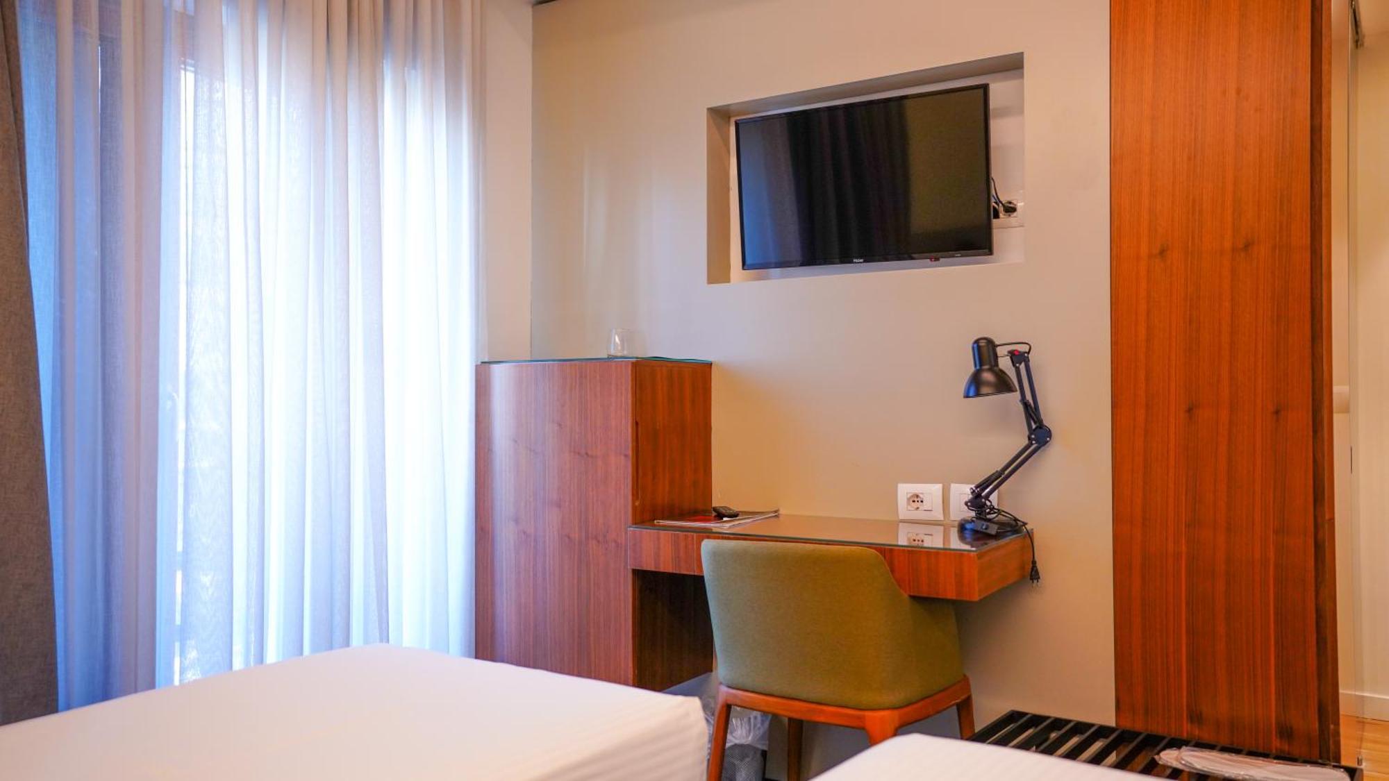 Hotel Theatro- City Center Tirana Exterior photo