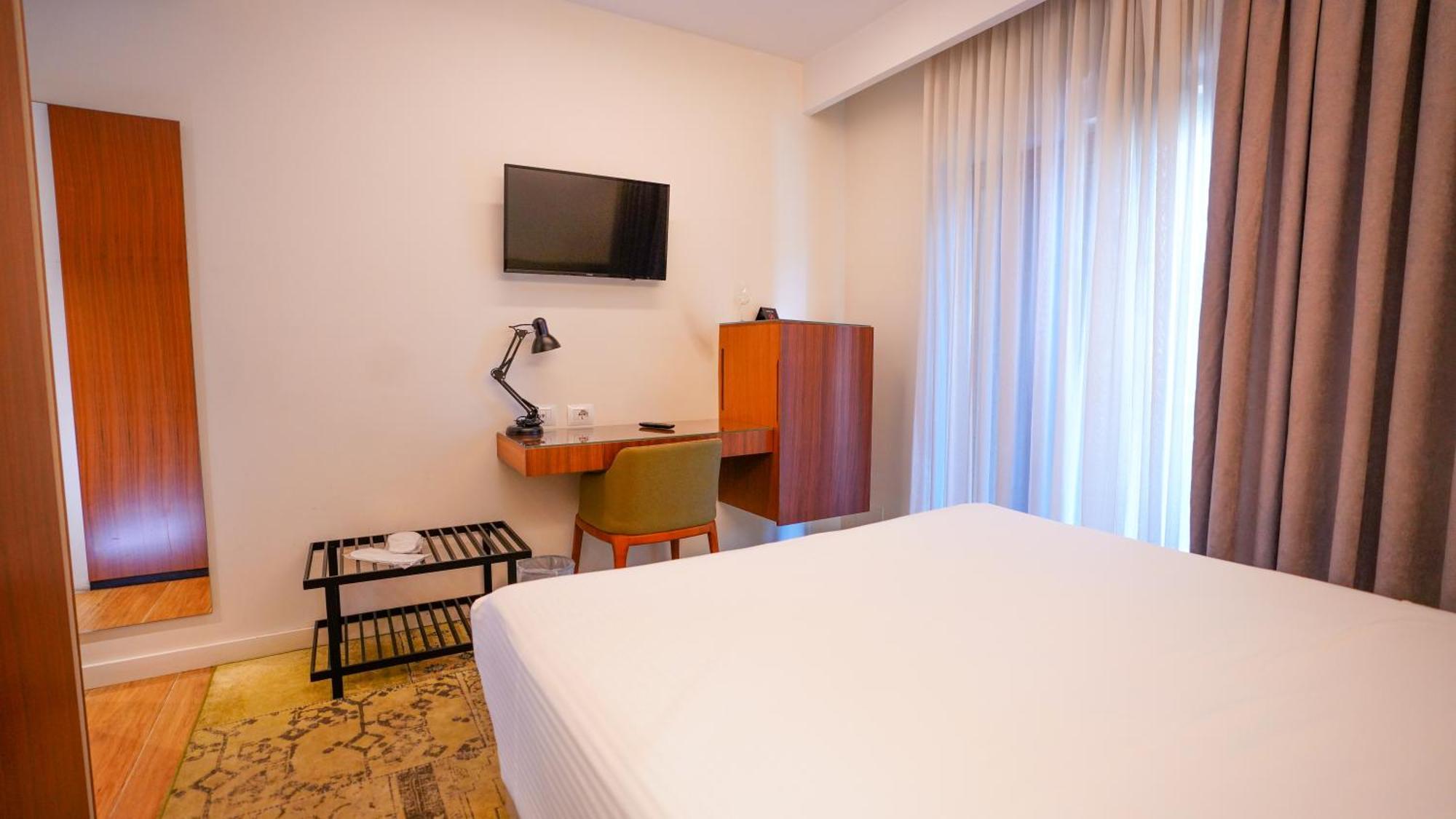 Hotel Theatro- City Center Tirana Exterior photo