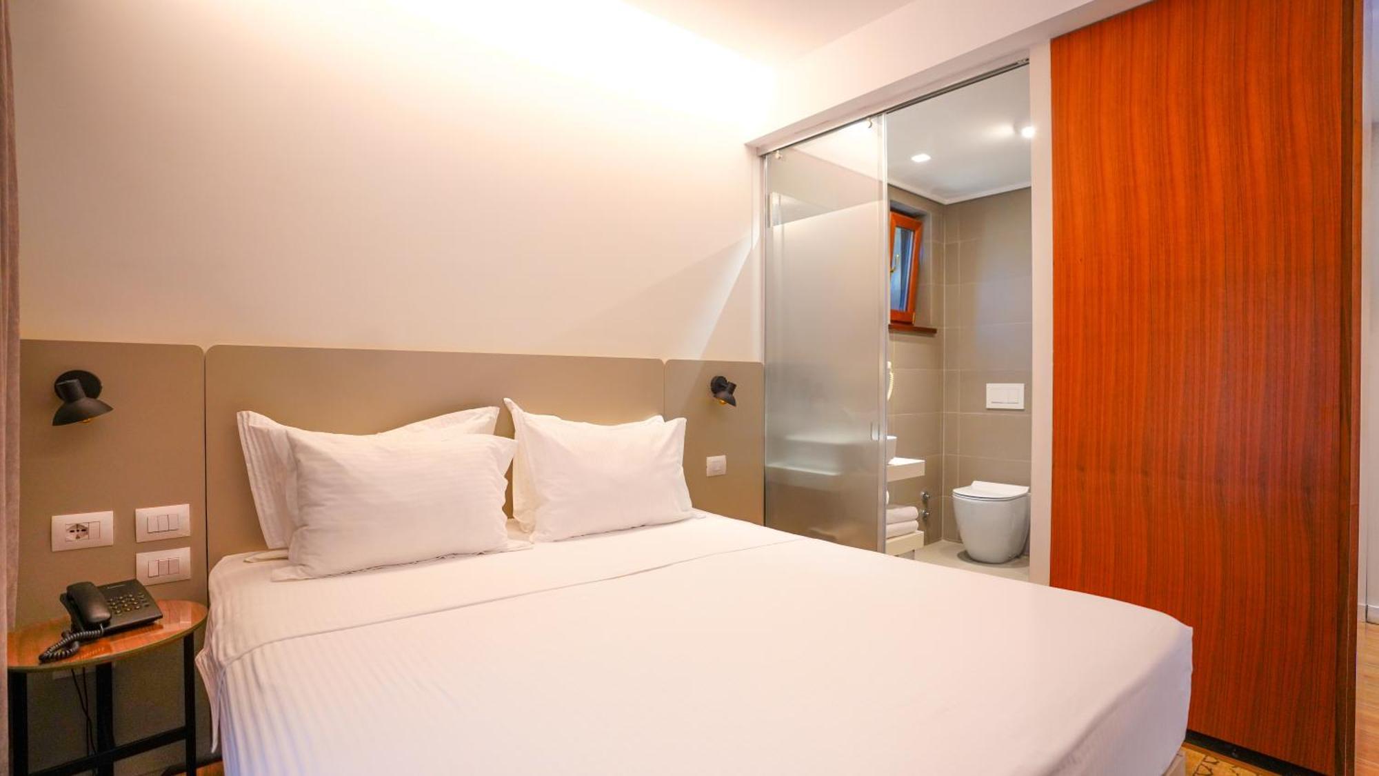 Hotel Theatro- City Center Tirana Exterior photo